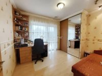 Eladó családi ház, Kerepesen 370 M Ft, 8 szobás