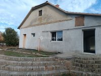 Eladó családi ház, Kiszomboron 29.99 M Ft, 2 szobás