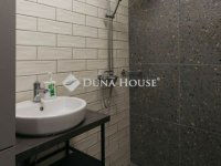 Eladó téglalakás, III. kerületben 64.9 M Ft, 1 szobás