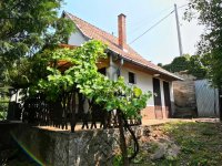 Eladó családi ház, Szekszárdon 10.8 M Ft, 2 szobás