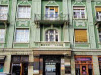 Eladó téglalakás