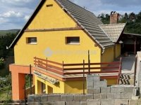Eladó családi ház, Pécsett 69.9 M Ft, 4 szobás