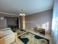 Kiadó panellakás, albérlet, Győrött 200 E Ft / hó, 3 szobás
