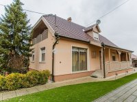 Eladó családi ház, Jászberényben 148.5 M Ft, 4 szobás