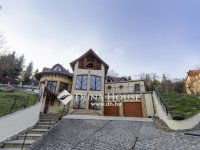 Eladó családi ház, Szentendrén 320 M Ft, 8+1 szobás