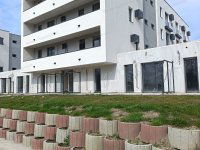 Eladó téglalakás, Komáromban 37.658 M Ft, 2 szobás