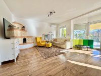 Eladó családi ház, Solymáron 230 M Ft, 8 szobás