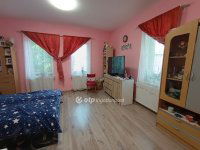 Eladó családi ház, Sóskúton 70.9 M Ft, 3 szobás