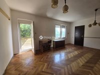 Eladó családi ház, Pécsett 44.9 M Ft, 4 szobás