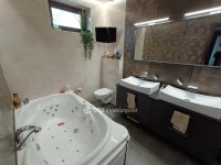 Eladó családi ház, Kiskunlacházán 120 M Ft, 4 szobás