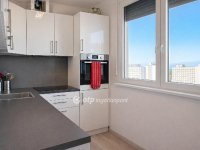 Eladó panellakás, Veszprémben 62.9 M Ft, 3 szobás