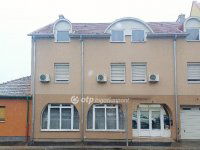 Eladó családi ház, Nagykanizsán 250 M Ft, 10 szobás