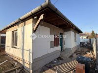 Eladó családi ház, Vecsésen 59.9 M Ft, 4 szobás