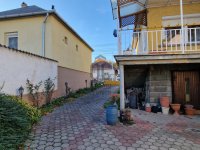 Eladó családi ház, Nyergesújfaluban 61.9 M Ft, 4 szobás