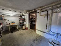 Eladó családi ház, Pécsett 149.9 M Ft, 6 szobás