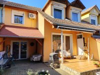 Eladó sorház, Szegeden, Karánsebesi utcában 109.9 M Ft, 5 szobás