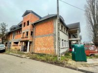 Eladó sorház, Pécsett 215 M Ft, 12+2 szobás