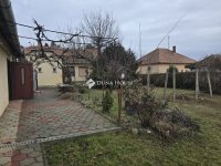 Eladó családi ház, Pécsett 76.9 M Ft, 4 szobás