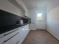 Eladó téglalakás, Pápán 40.1 M Ft, 1 szobás