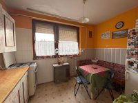 Eladó téglalakás, Zalaegerszegen 28 M Ft, 3 szobás