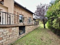 Eladó családi ház, Pécsett 250 M Ft, 9 szobás