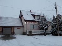 Eladó családi ház, Szentlőrincen 79.9 M Ft, 5 szobás