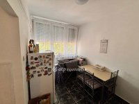 Eladó téglalakás, Szolnokon 34 M Ft, 1+1 szobás