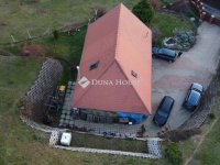 Eladó családi ház, Pécsett 99 M Ft, 4 szobás