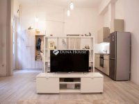 Eladó téglalakás, Budapesten, VI. kerületben 99.5 M Ft, 2 szobás