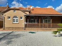 Eladó családi ház, Békéscsabán 75.9 M Ft, 4 szobás
