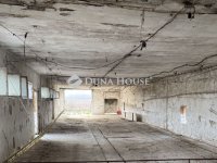 Kiadó ipari ingatlan, Kecskeméten 200 E Ft / hó