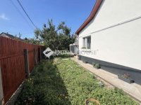 Eladó családi ház, Vecsésen 113.9 M Ft, 3 szobás