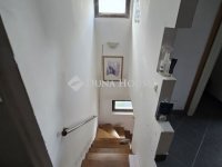 Eladó családi ház, XVI. kerületben 109.9 M Ft, 5 szobás