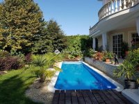 Eladó családi ház, Szadán 350 M Ft, 8 szobás