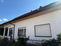 Eladó családi ház, Pécsett 159 M Ft, 5 szobás