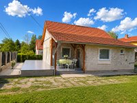 Eladó családi ház, Pomázon 99 M Ft, 2 szobás