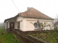 Eladó családi ház, Ajkán 27 M Ft, 3 szobás