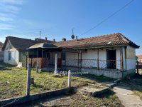Eladó családi ház, Szentlőrinckátán 8.2 M Ft, 1+2 szobás