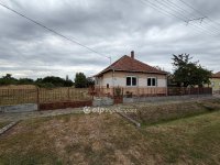 Eladó családi ház, Komádiban 37.9 M Ft, 2 szobás