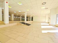 Kiadó üzlethelyiség