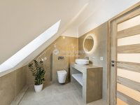 Eladó családi ház, Csobánkán 350 M Ft, 7 szobás