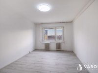 Eladó panellakás, Szegeden 36.9 M Ft, 2 szobás