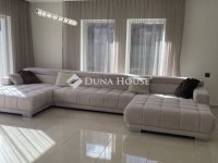 Eladó családi ház, Velencén 198.7 M Ft, 4 szobás