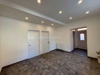 Eladó családi ház, Esztergomban 52.8 M Ft, 3 szobás