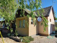 Eladó családi ház