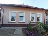 Eladó családi ház