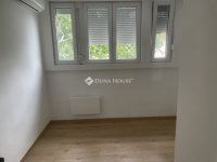 Eladó téglalakás, Pécsett 63.9 M Ft, 3 szobás