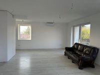 Eladó téglalakás, Debrecenben 109.9 M Ft, 5 szobás