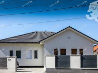 Eladó ikerház, Kecskeméten 85 M Ft, 4 szobás