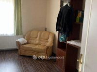 Eladó családi ház, Pápán 129 M Ft, 10 szobás